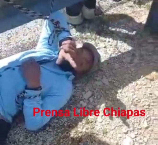 En Chamula detienen y golpean a presunto ladrón de vehículos