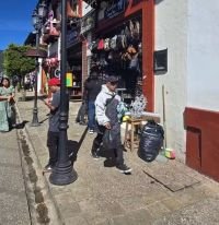 Retiran objetos y suspenden comercios en operativo del Centro Histórico