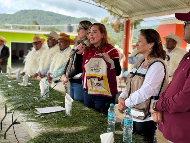 Arranca el Programa “Transformando Vidas con la Educación” en zona rural de San Cristóbal de Las Casas.