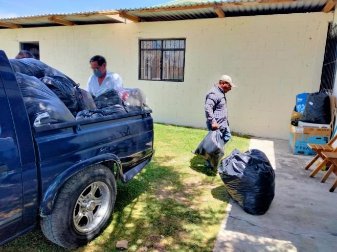 Consejo de la zona norte recolectan víveres para desplazados