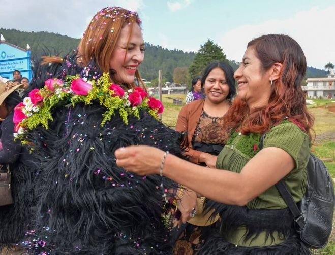 Presidenta Municipal Fabiola Ricci Diestel visita la comunidad La Sierra