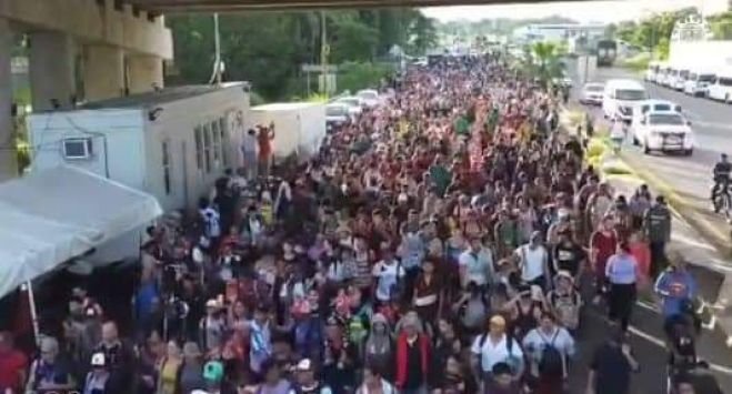 CARAVANA DENOMINADA EL NIÑO, SALE DEL SUR DE MÉXICO