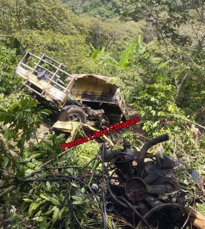 Dos lesionados deja volcadura en San Andrés Larraínzar