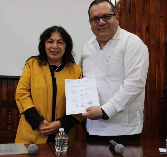Bayardo Molina asume la direcci&oacute;n de la Facultad de Derecho de la UNACH