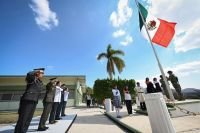Eduardo Ram&iacute;rez asiste a conmemoraci&oacute;n del D&iacute;a de la Bandera