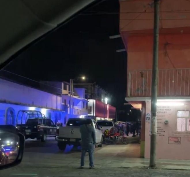 Hombre muere baleado en una riña