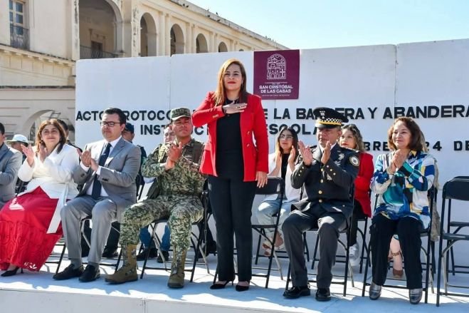 Ayuntamiento de San Cristóbal de Las Casas conmemora el 85 Aniversario del Día de la Bandera   