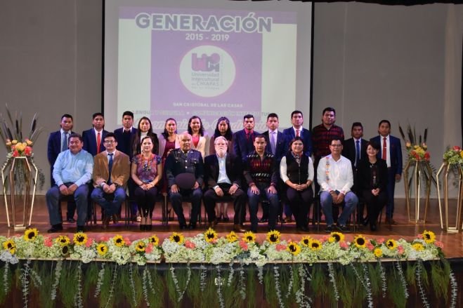 Egresa XI generaci&oacute;n en comunicaci&oacute;n intercultural de la UNICH