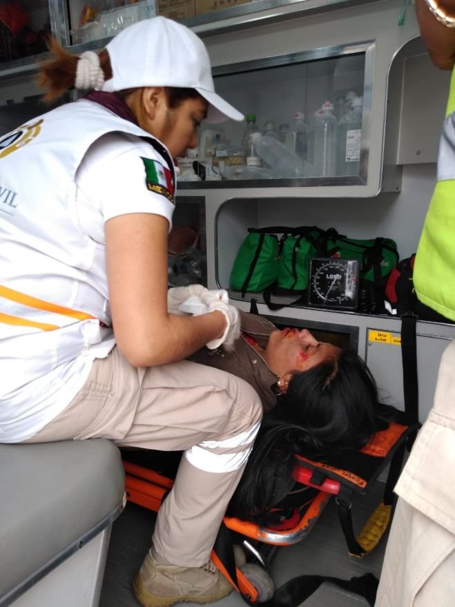 Accidente de transito deja a una joven lesionada 