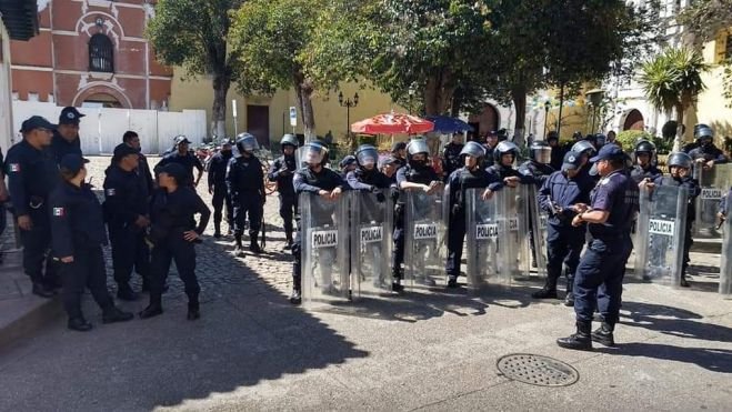 Ind&iacute;genas irrumpen sesi&oacute;n de cabildo y realizan destrozos en San Crist&oacute;bal de Las Casas 