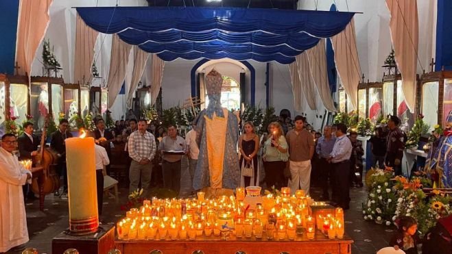 Miles de feligreses participan en la fiesta de San Pedro Ap&oacute;stol en Chenalh&oacute;