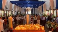 Miles de feligreses participan en la fiesta de San Pedro Ap&oacute;stol en Chenalh&oacute;