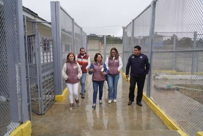 Damas Voluntarias del DIF Municipal entregan kits de aseo personal y apoyos en el CERSS 5