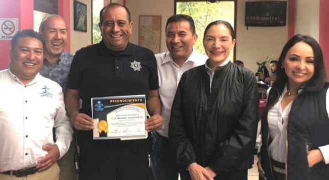 Entregan reconocimiento a cuerpos de seguridad y auxilio en San Crist&oacute;bal de Las Casas
