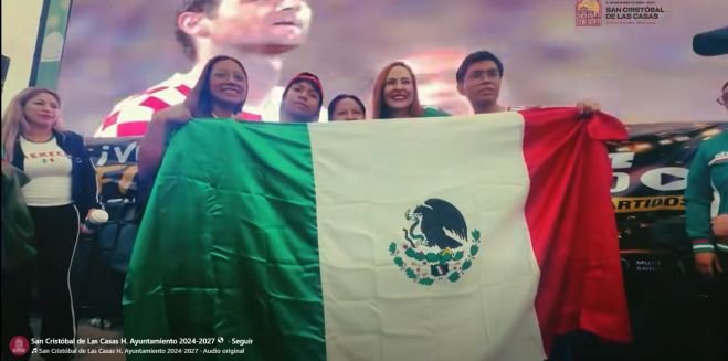 Cientos de familias apoyaron a la Selección Mexicana durante transmisión pública en San Cristóbal de Las Casas