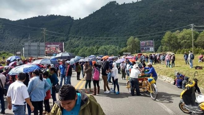 Maestros no levantarán el bloqueo hasta que el gobierno atienda sus demandas