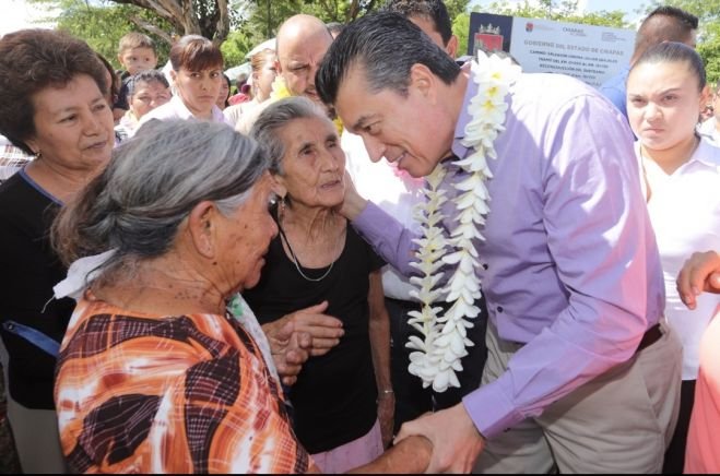 La mejor pol&iacute;tica se hace trabajando por y para el pueblo: Rutilio Escand&oacute;n
