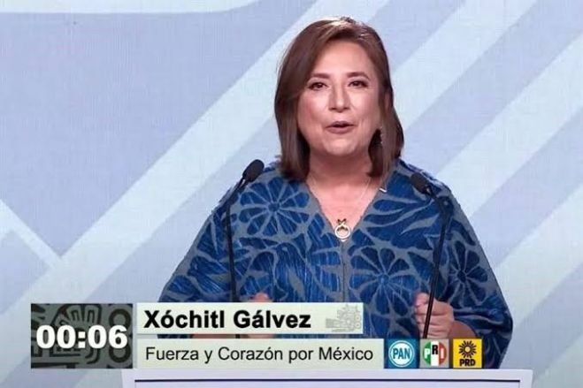 A las 18hrs llegó @XochitlGalvez al CCU Tlatelolco para el 3er y último debate presidencial. “Nos quedó chico el Zócalo… vengo cargada al triple de energía”, dijo. “¿Habrá ‘narcoCandidata’?”. Ella respondió: “Se va a poner bueno el debate”