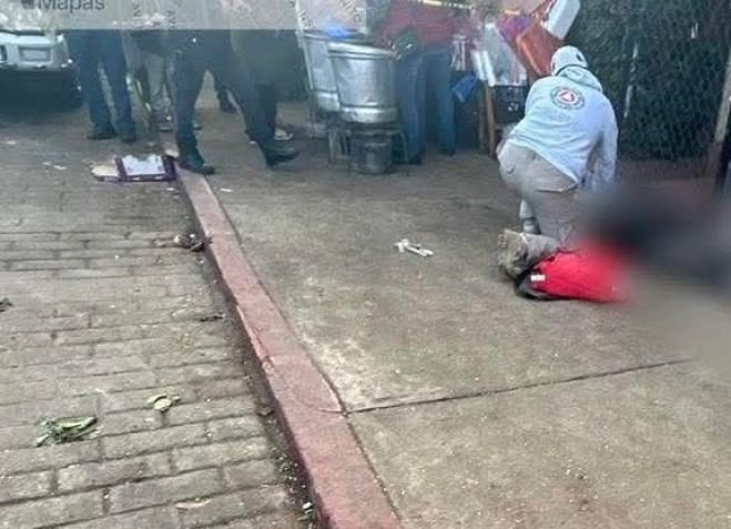 Muere hombre en la v&iacute;a p&uacute;blica en colonia Los Pinos