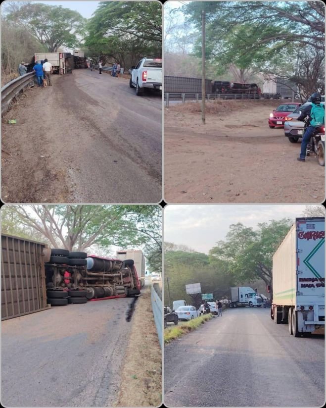 Tráiler bloquea carretera en tramo Venustiano Carranza–La Angostura 
