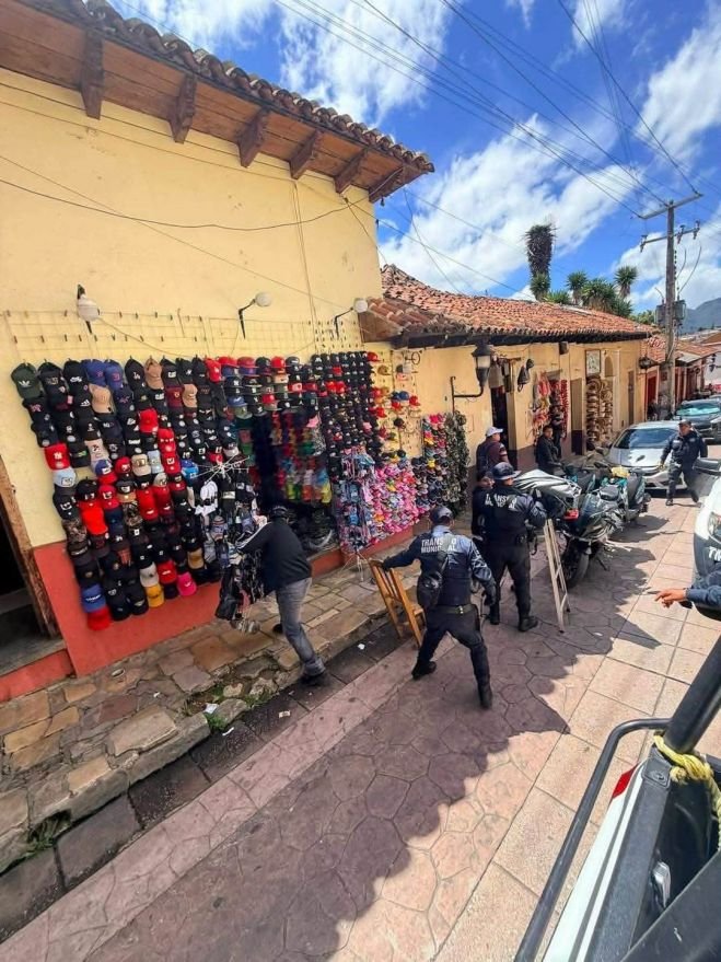 Retira Tr&aacute;nsito Municipal 75 objetos que obstru&iacute;an espacios de estacionamiento en San Crist&oacute;bal