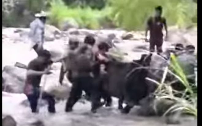 Localizan sin vida a mujer arrastrada por la corriente de un río en Chenalhó