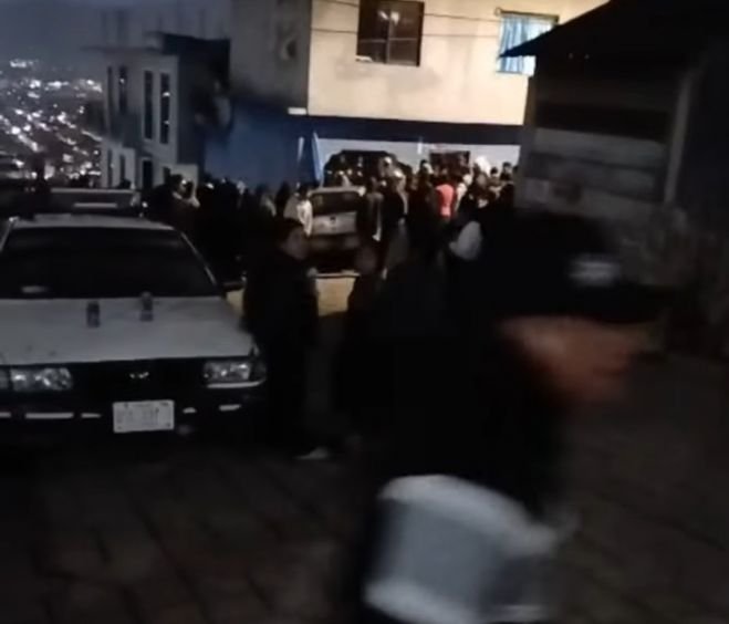 Vehículo sin frenos termina dentro de una vivienda en La Hormiga