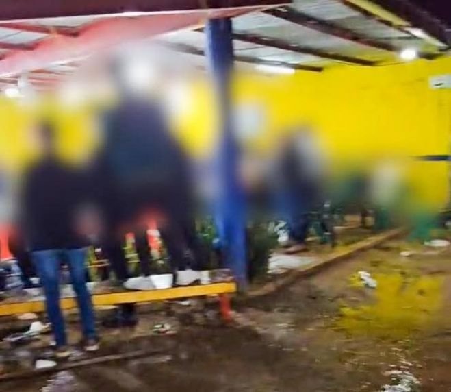 Clausuran pelea clandestina de gallos en SCLC