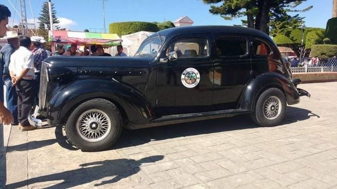 Recorrido y exhibici&oacute;n de autos cl&aacute;sicos en San Crist&oacute;bal de Las Casas