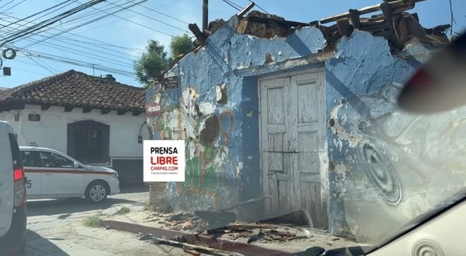 Vivienda en riesgo de colapso alarma a vecinos de Santa Lucía