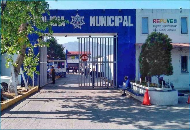 Evita Policía Municipal irrupción por la fuerza en sus instalaciones