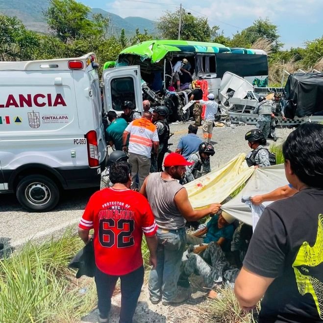 MENOR PIERDE LA VIDA TRAS CHOQUE ENTRE AUTOB&Uacute;S Y CAMI&Oacute;N DE LA GUARDIA NACIONAL EN CHIAPAS