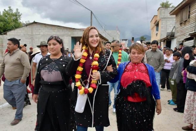 Inicia construcci&oacute;n de domo y cancha de b&aacute;squetbol en La Libertad