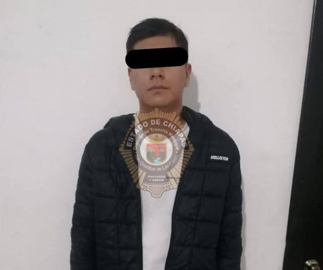 Detienen a conductor ebrio tras provocar múltiples choques 