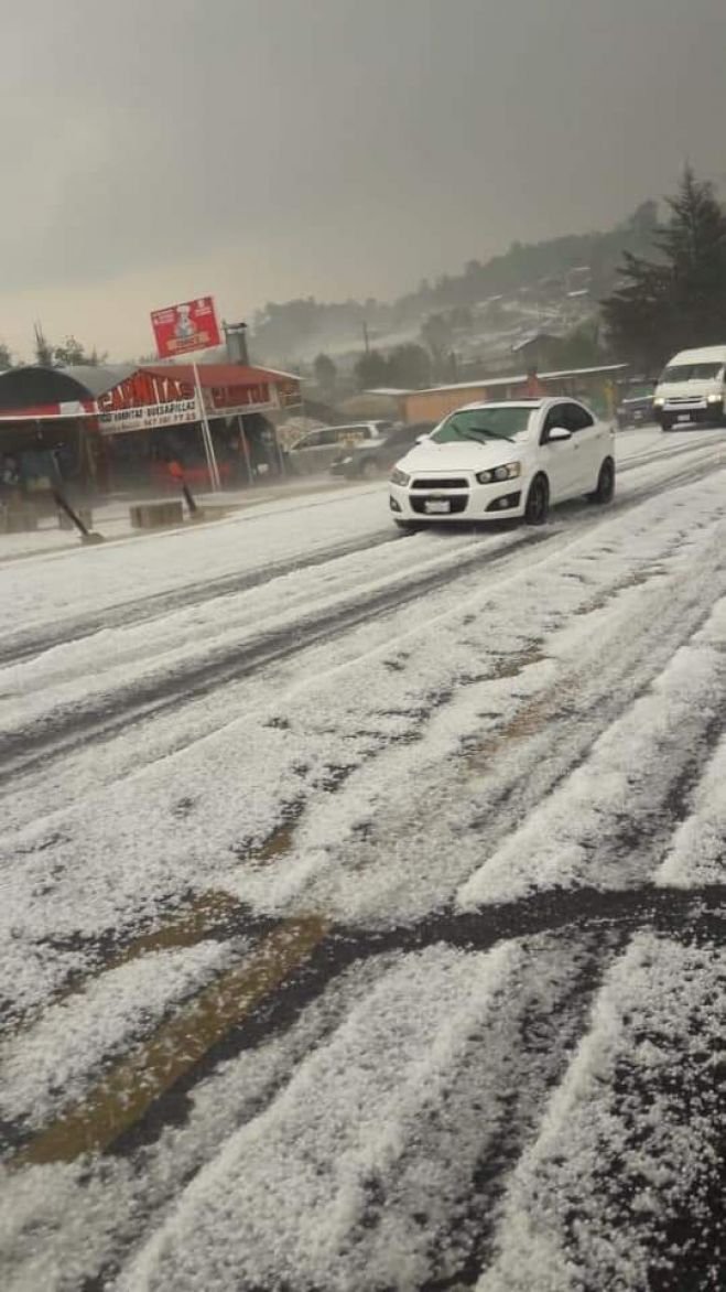 Fuerte lluvia y granizada cae en la zona Altos