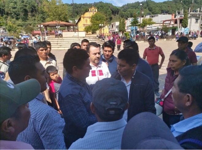 Ante autoridades federales y estatales, se reestablece el gobierno municipal de Oxchuc
