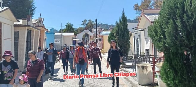 Pante&oacute;n municipal est&aacute; listo para recibir a miles de visitantes