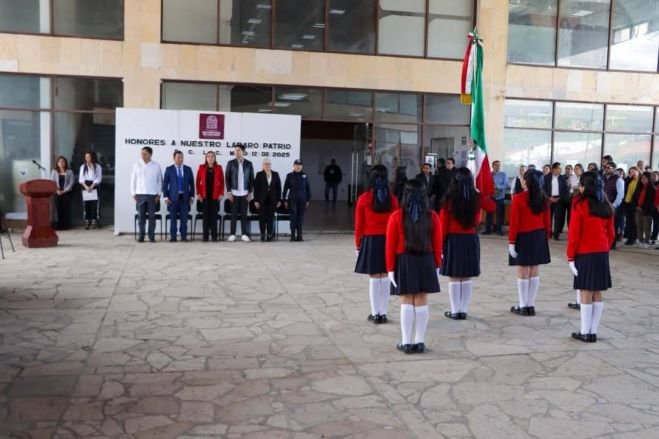 Reconoce Fabiola Ricci la importancia de la educación y la unidad familiar