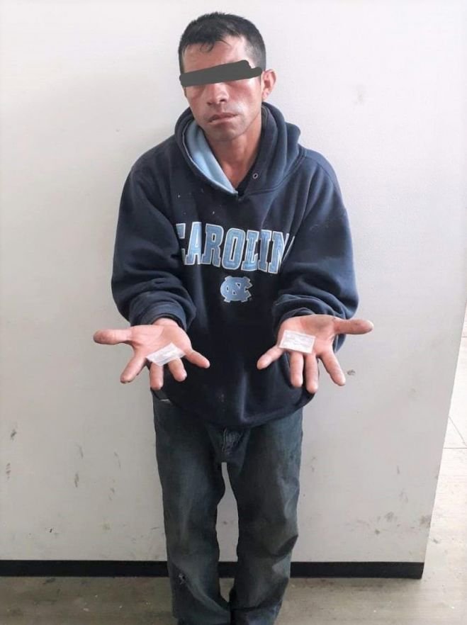 Detienen a un presunto narcomenudista