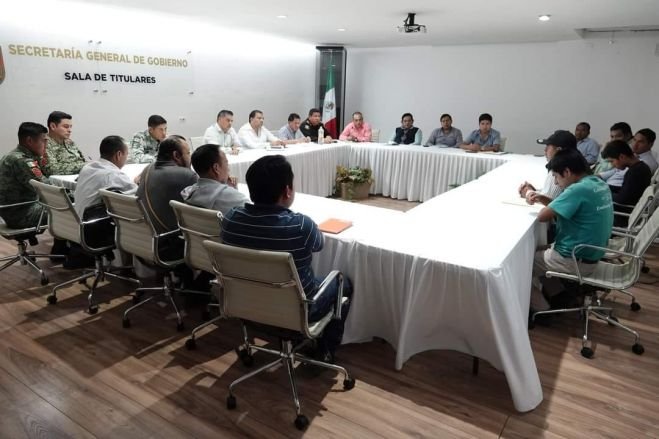 Autoridades de los tres niveles de gobierno sostienen reunión de trabajo con comisión del Sector Santa Martha, en Chenalhó