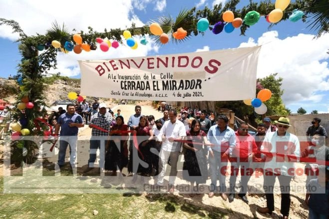 Inaugura Ayuntamiento rehabilitación a camino de acceso en la colonia Santa Cruz