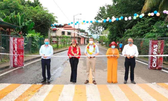 En Tapachula, Rutilio Escand&oacute;n inaugura calles en Ejido 20 de Noviembre y Cant&oacute;n La Joya