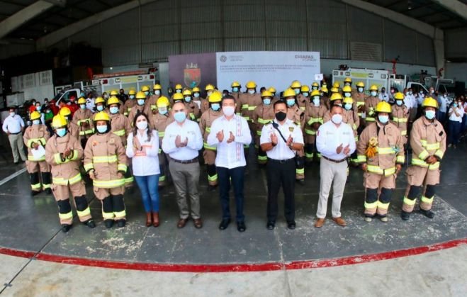 Con capacitación y mejor equipo de protección, fortalece Rutilio Escandón labor de bomberos de Chiapas