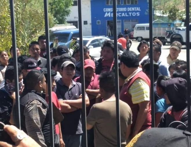 Integrantes de la Comach retienen a dos agentes ministeriales en San Cristóbal de Las Casas