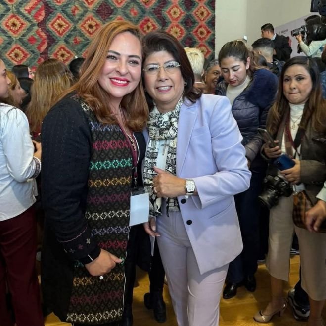 La presidenta municipal Fabiola Ricci Diestel participa en el Primer Encuentro de Presidentas Municipales en Los Pinos