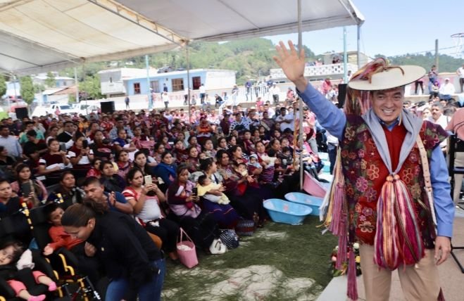 Beneficia Rutilio Escandón a grupos vulnerables de municipios indígenas